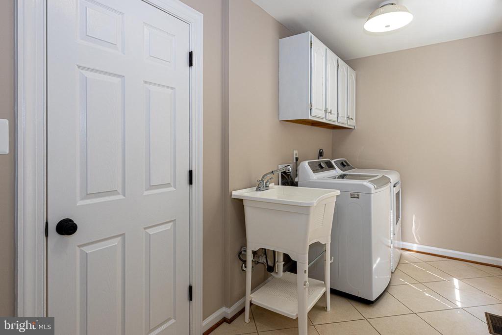 8628 Oak Chase Cir