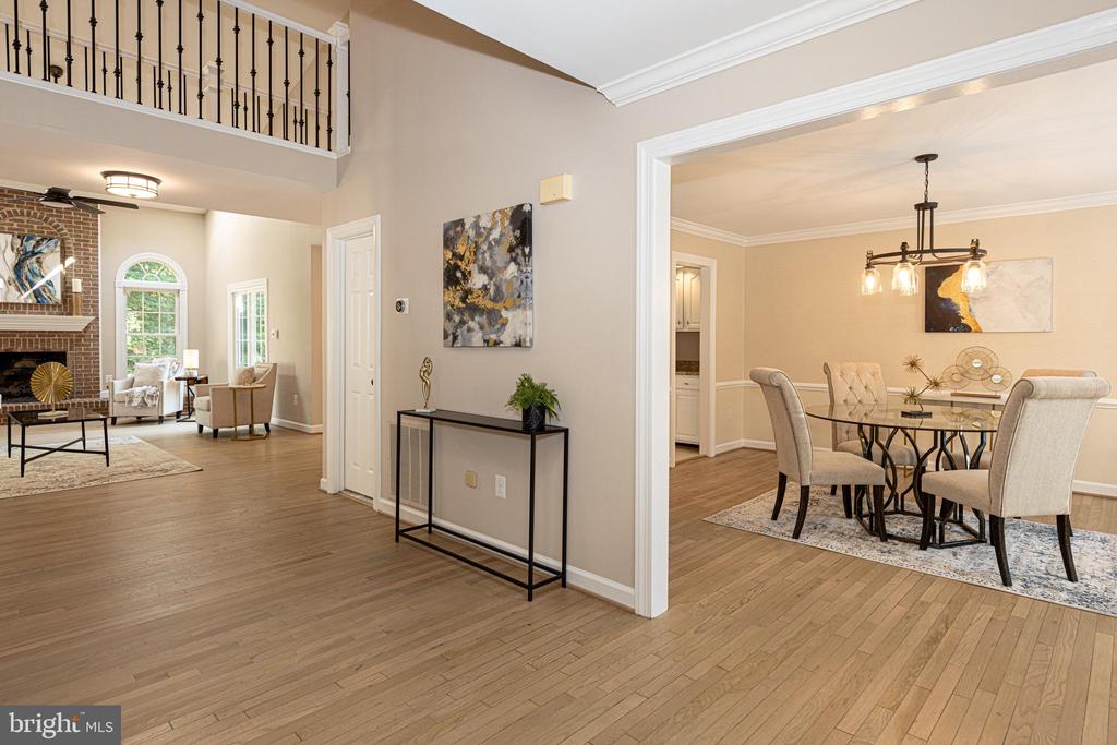 8628 Oak Chase Cir