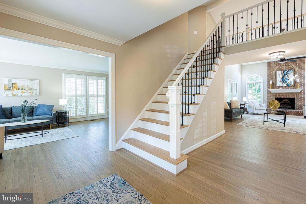 8628 Oak Chase Cir