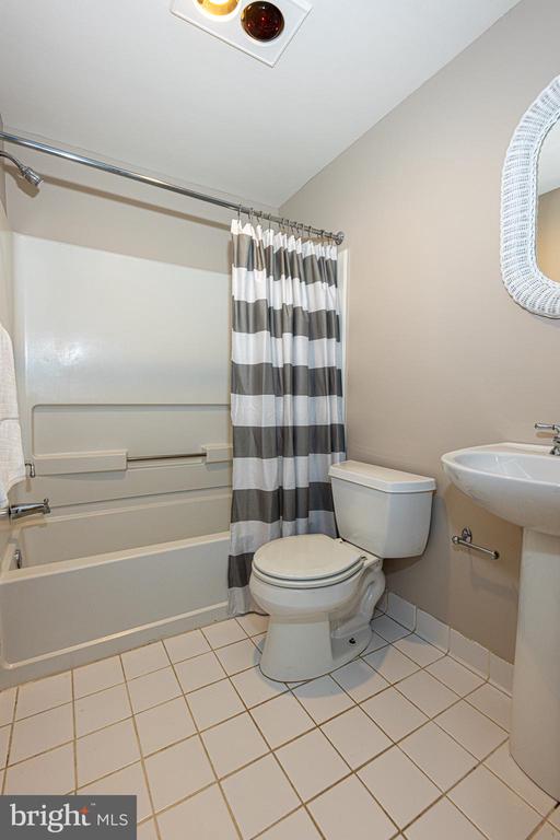 8628 Oak Chase Cir