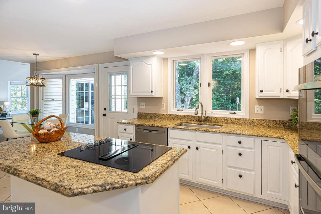 8628 Oak Chase Cir