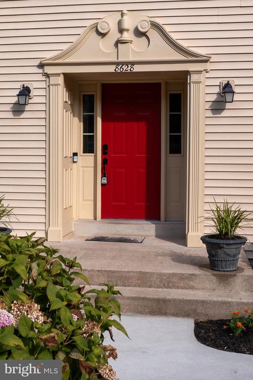 8628 Oak Chase Cir