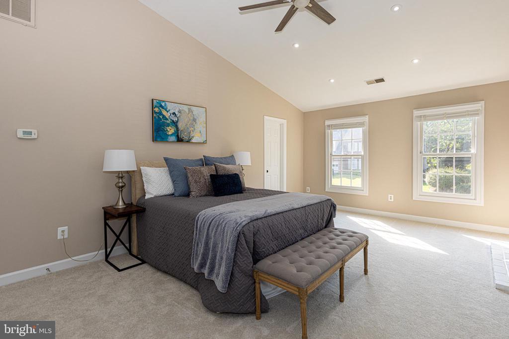 8628 Oak Chase Cir