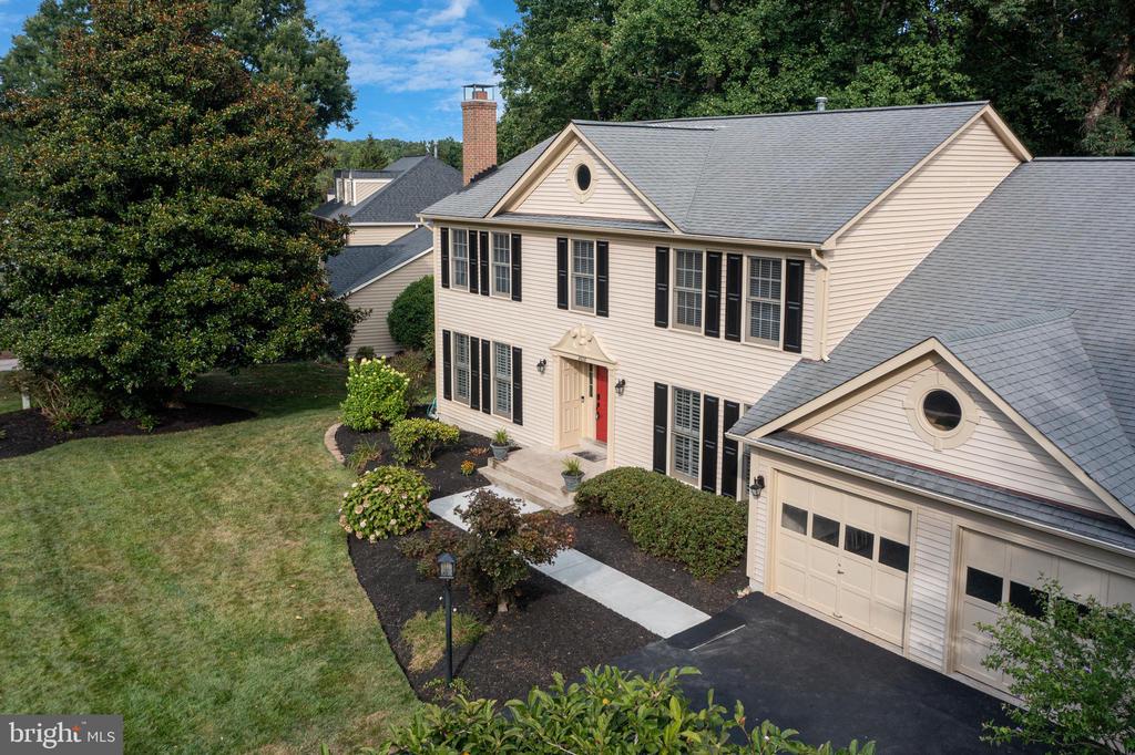 8628 Oak Chase Cir