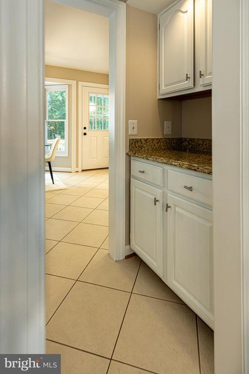 8628 Oak Chase Cir