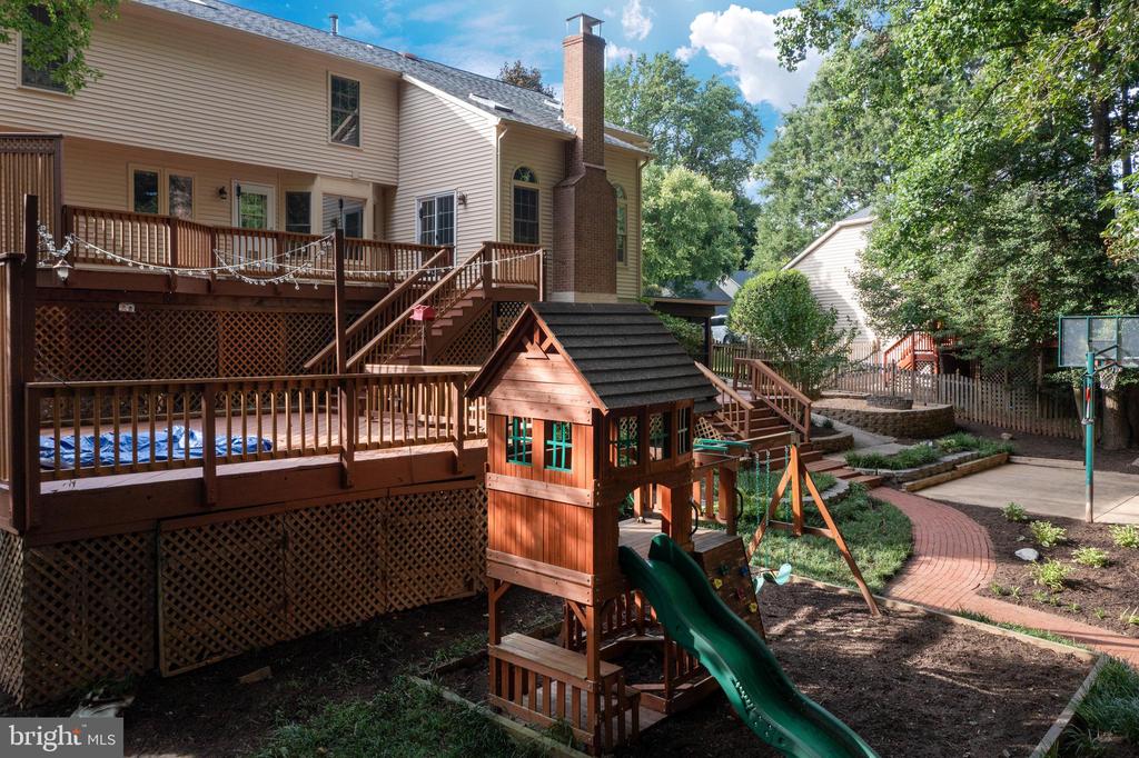 8628 Oak Chase Cir