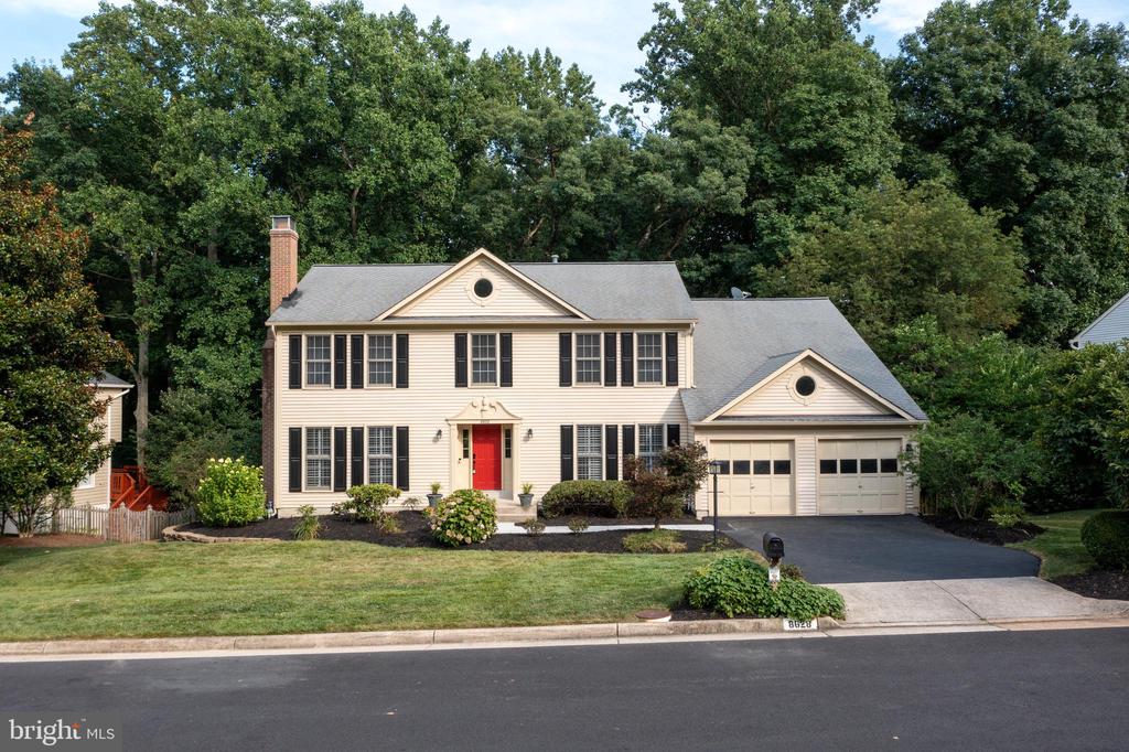 8628 Oak Chase Cir