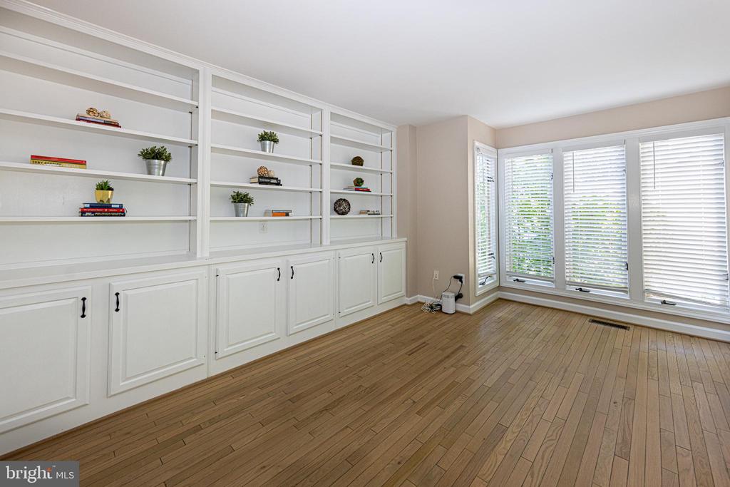 8628 Oak Chase Cir