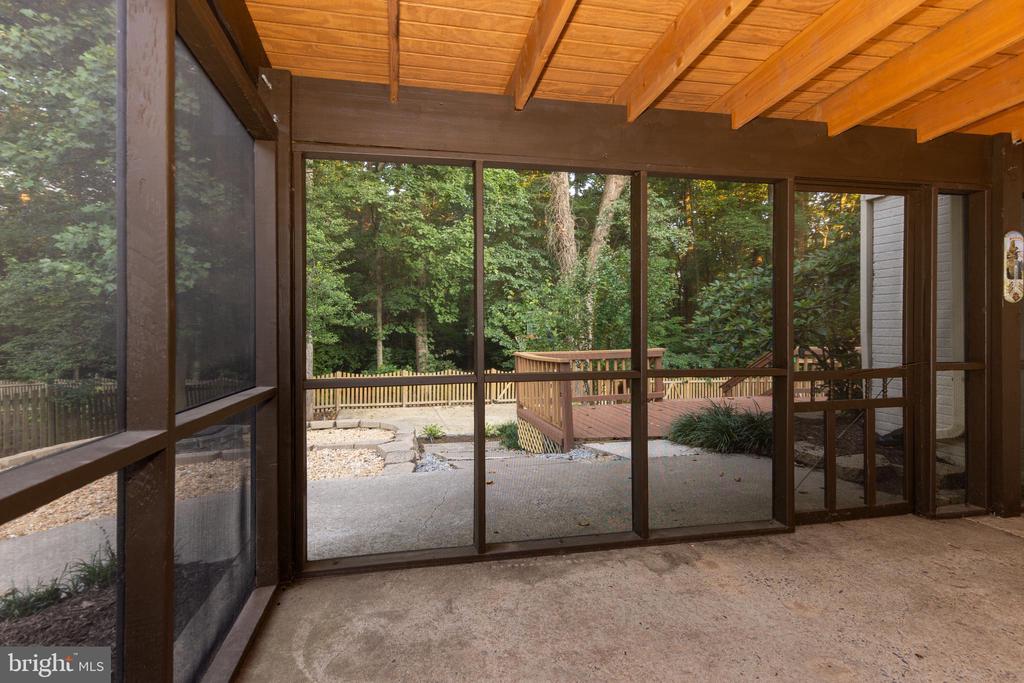 8628 Oak Chase Cir
