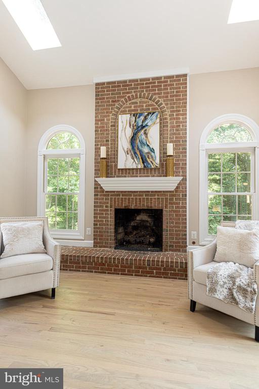 8628 Oak Chase Cir