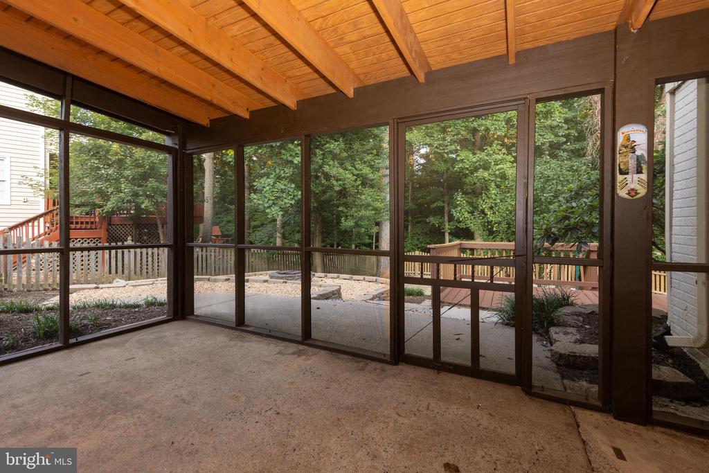 8628 Oak Chase Cir