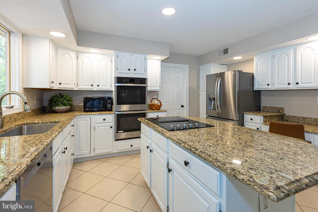 8628 Oak Chase Cir