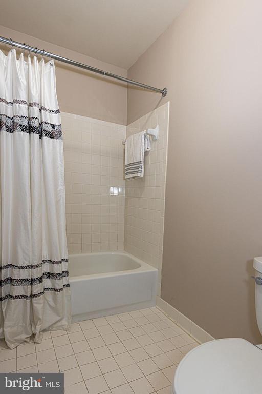 8628 Oak Chase Cir