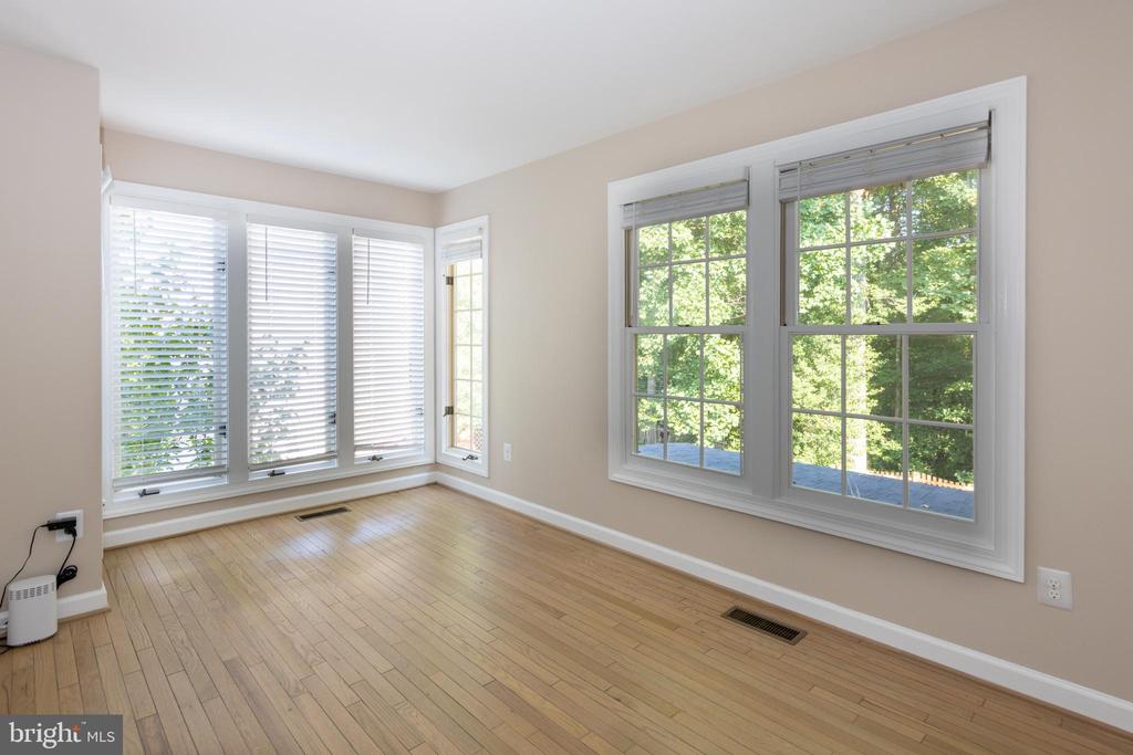 8628 Oak Chase Cir