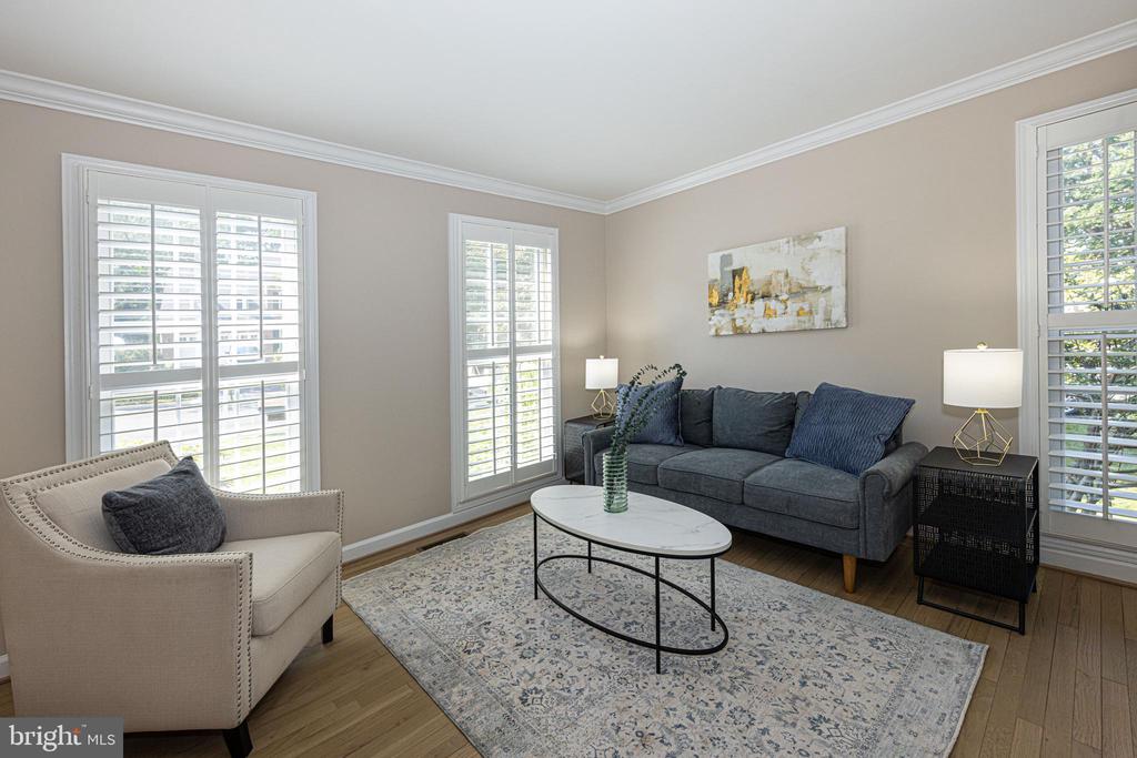 8628 Oak Chase Cir