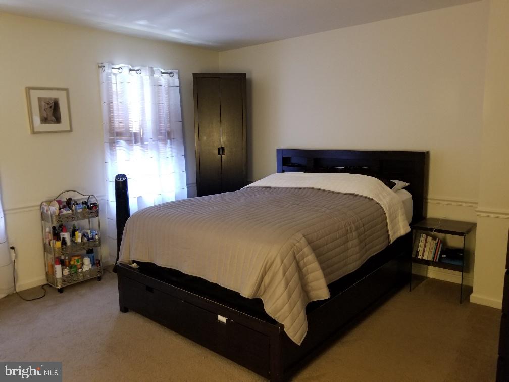 7412 ERSKA WOODS CT