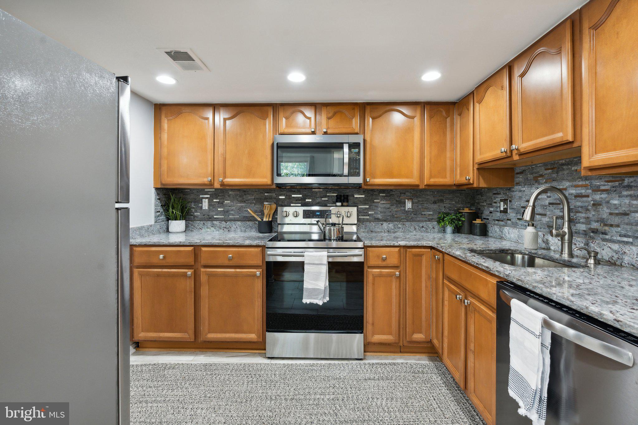 807 Sycamore Ct
