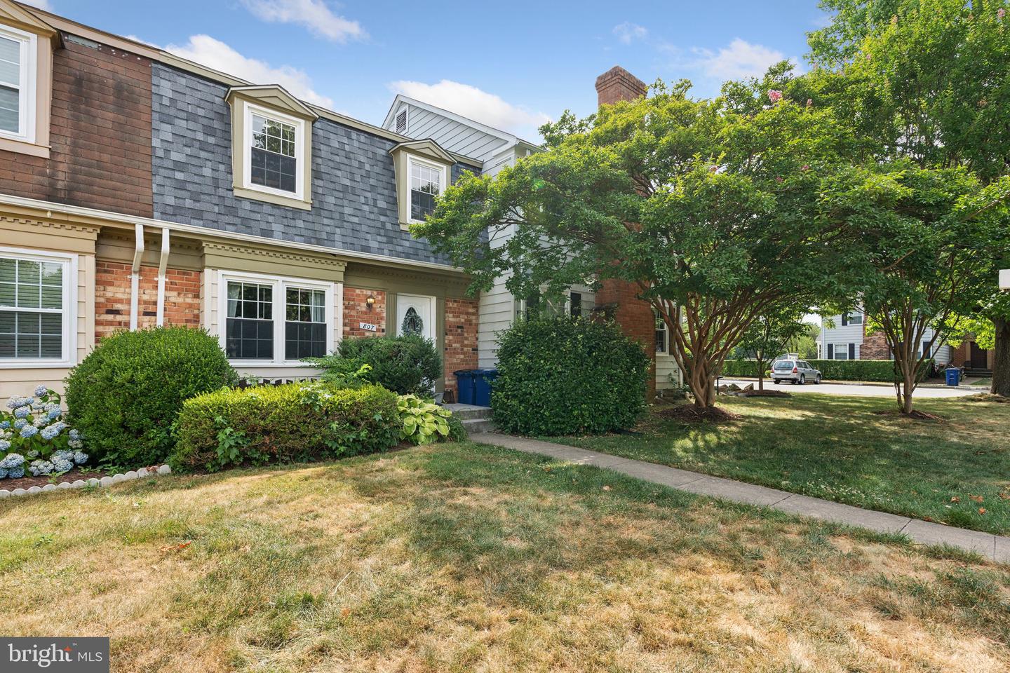 807 Sycamore Ct