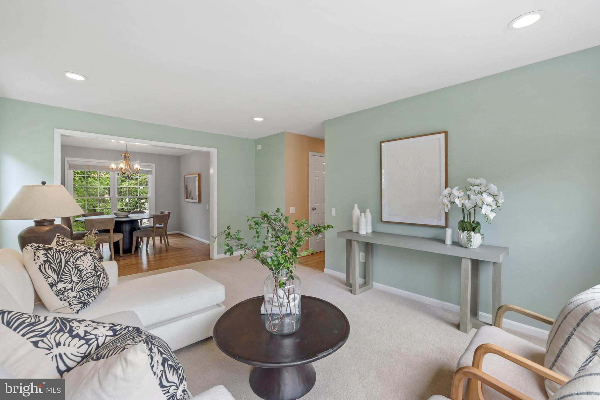 12322 Exbury St