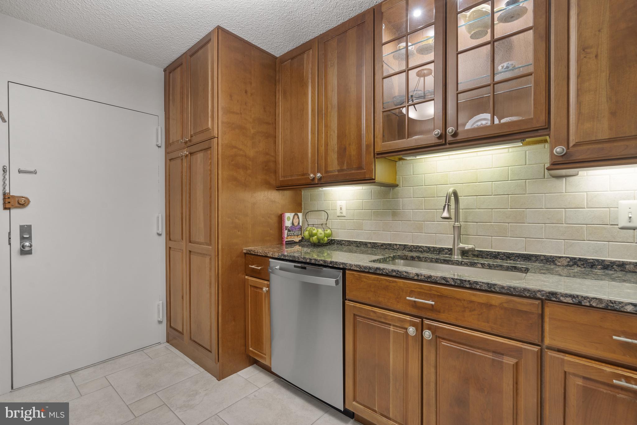 1800 Old Meadow Rd #520