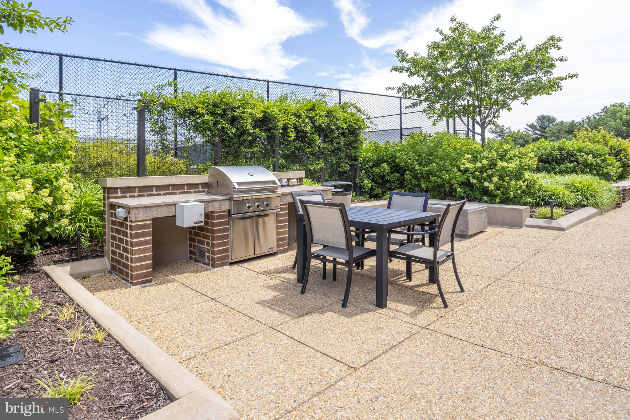 1800 Old Meadow Rd #520