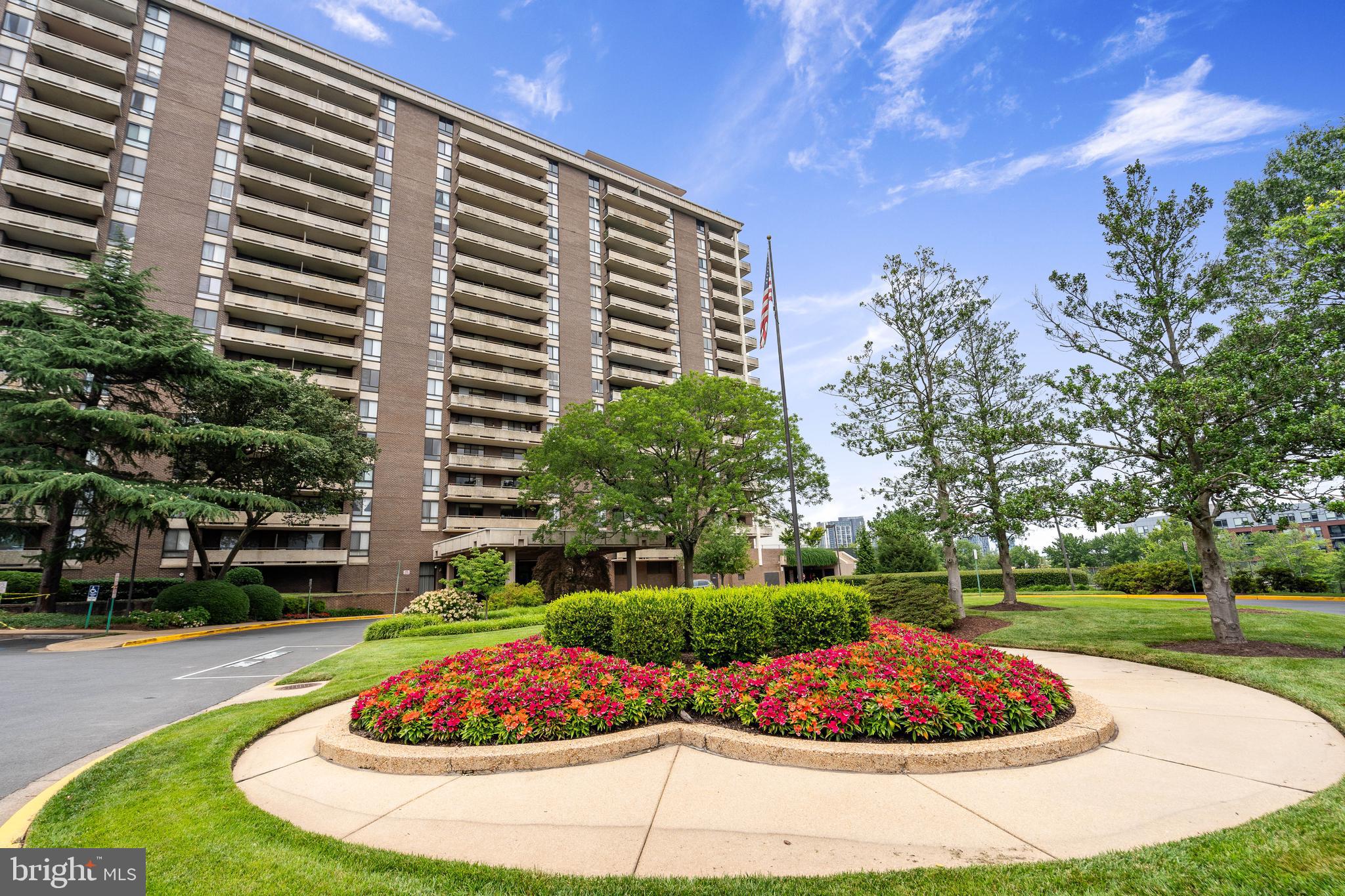 1800 Old Meadow Rd #520