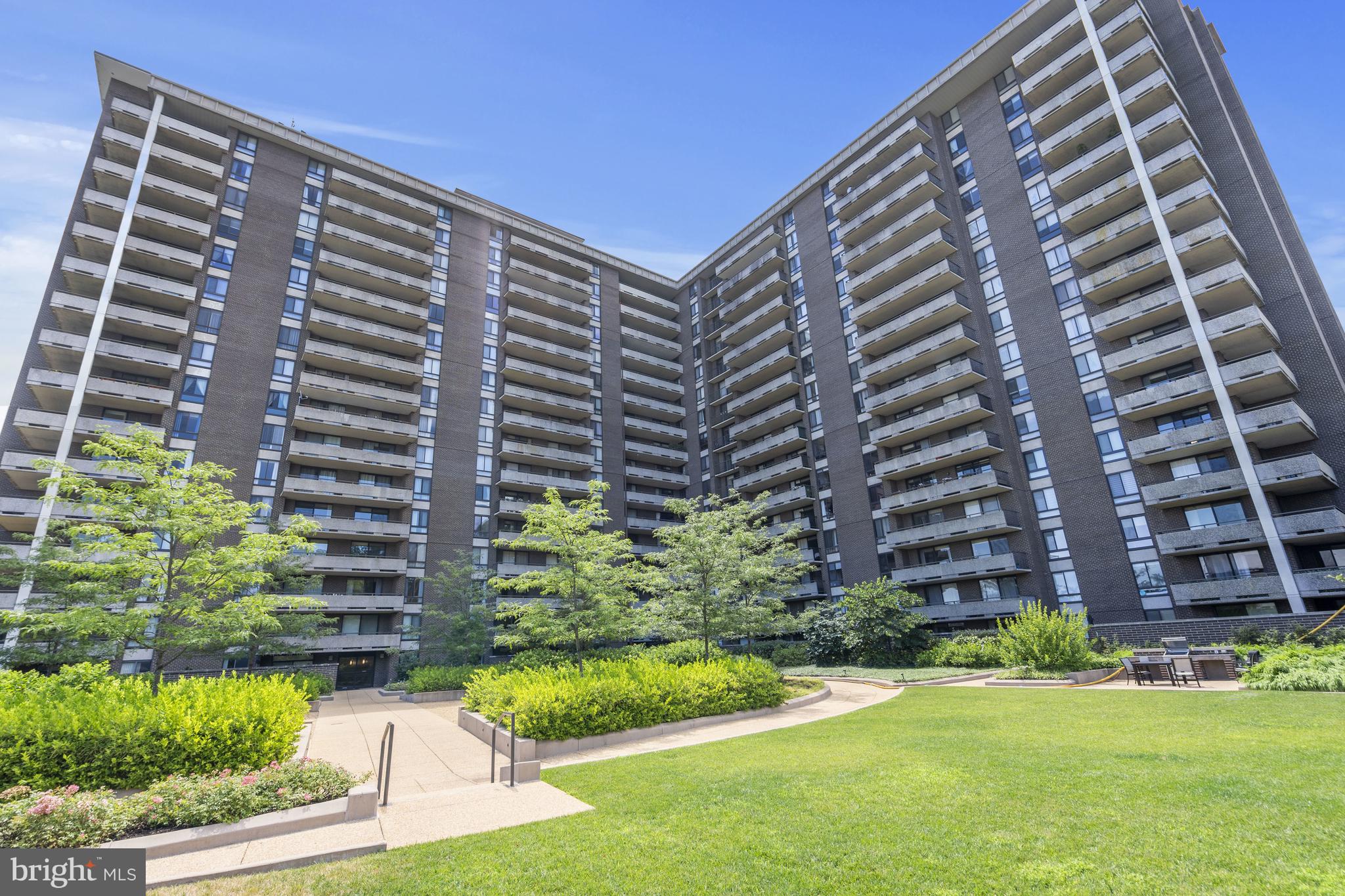 1800 Old Meadow Rd #520