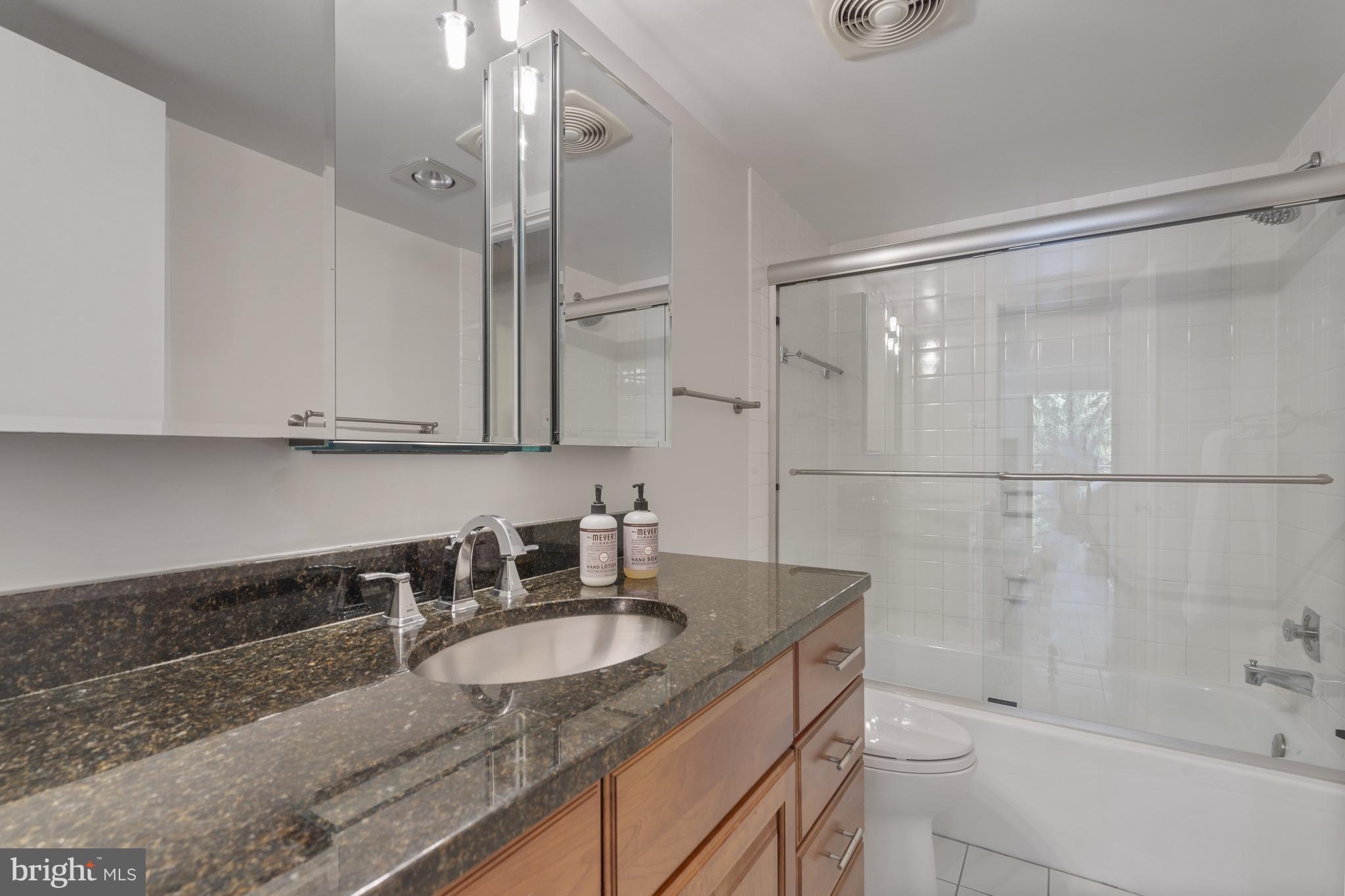 1800 Old Meadow Rd #520