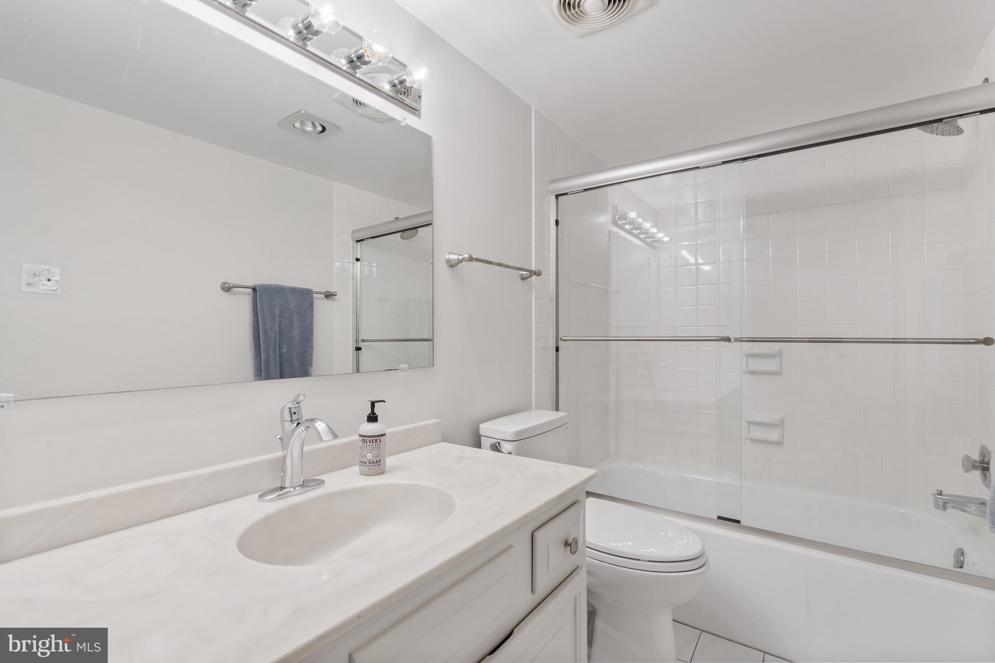 1800 Old Meadow Rd #520