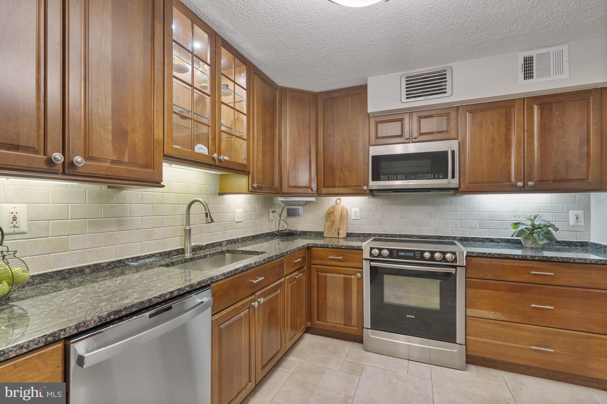 1800 Old Meadow Rd #520