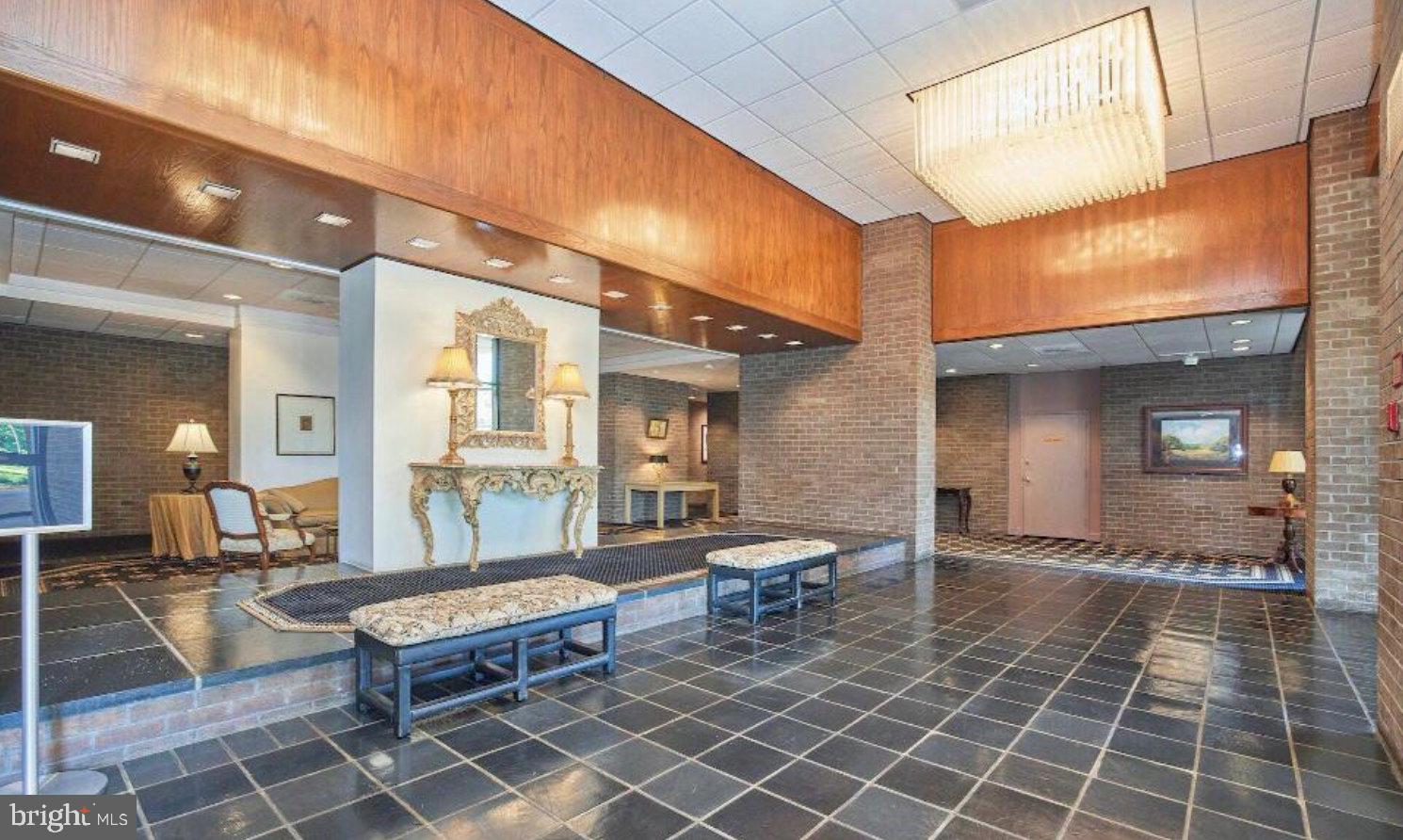 1800 Old Meadow Rd #520