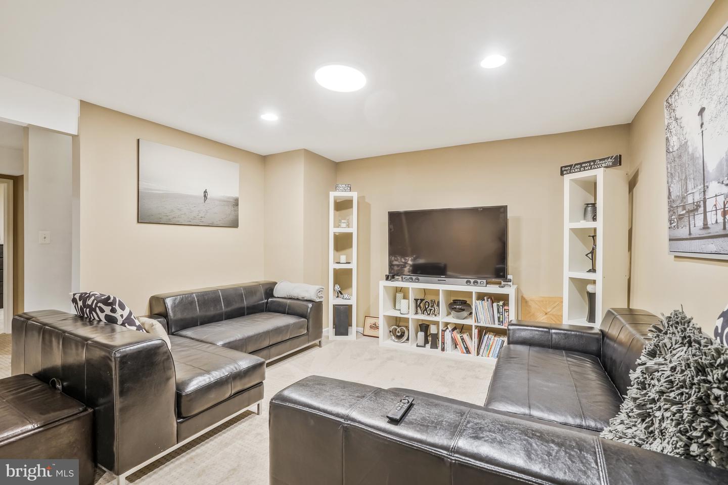 7758 Grandwind Dr