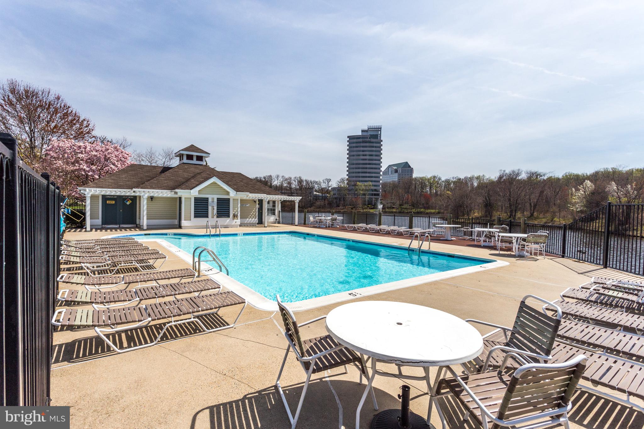 7735 Inversham Dr #174