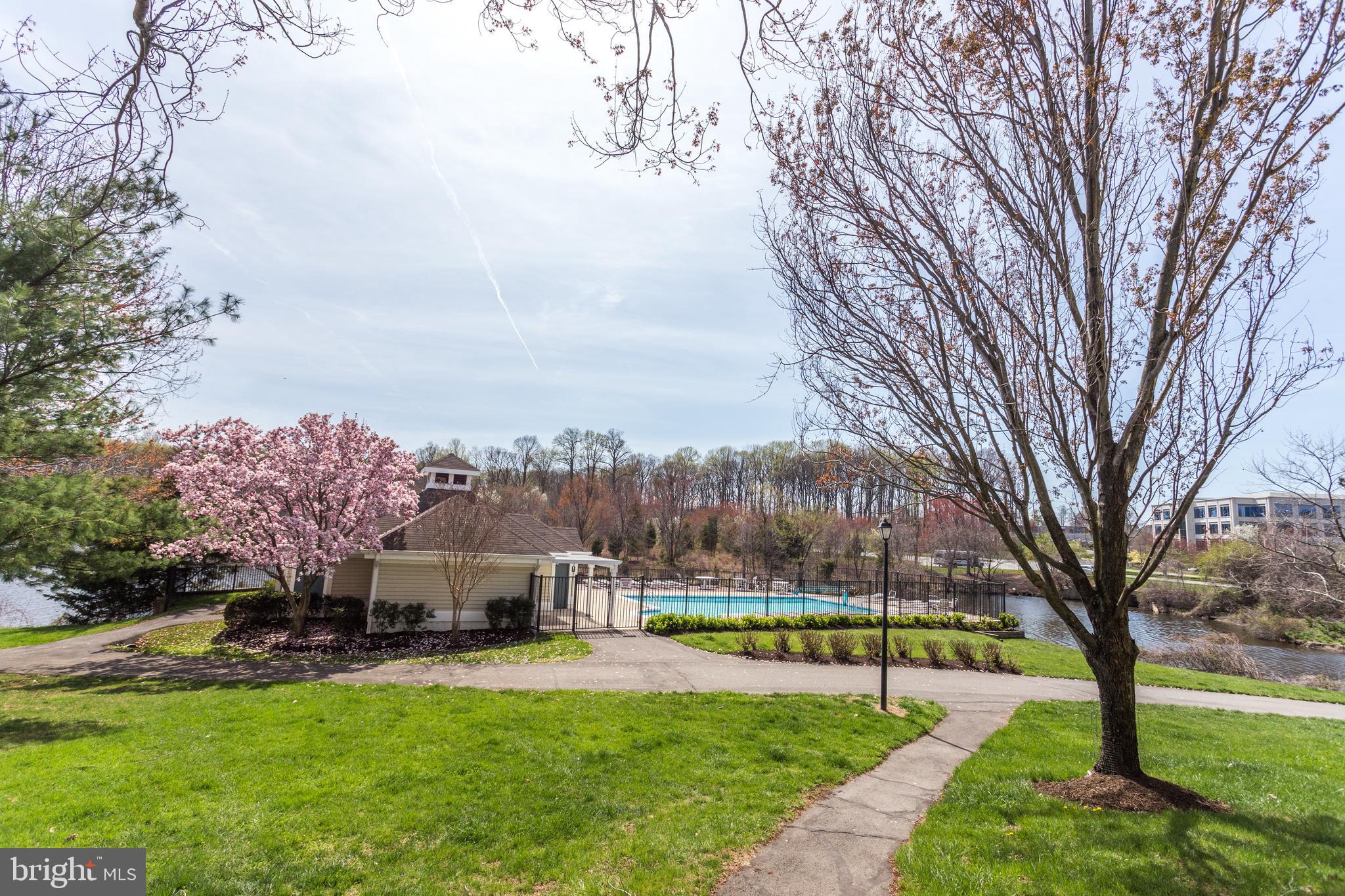 7735 Inversham Dr #174