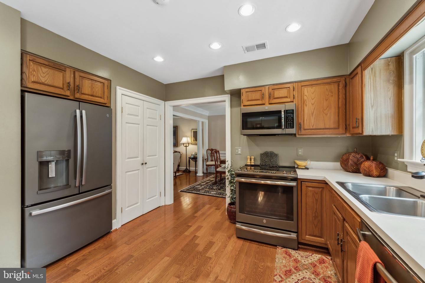 9412 Crosspointe Dr