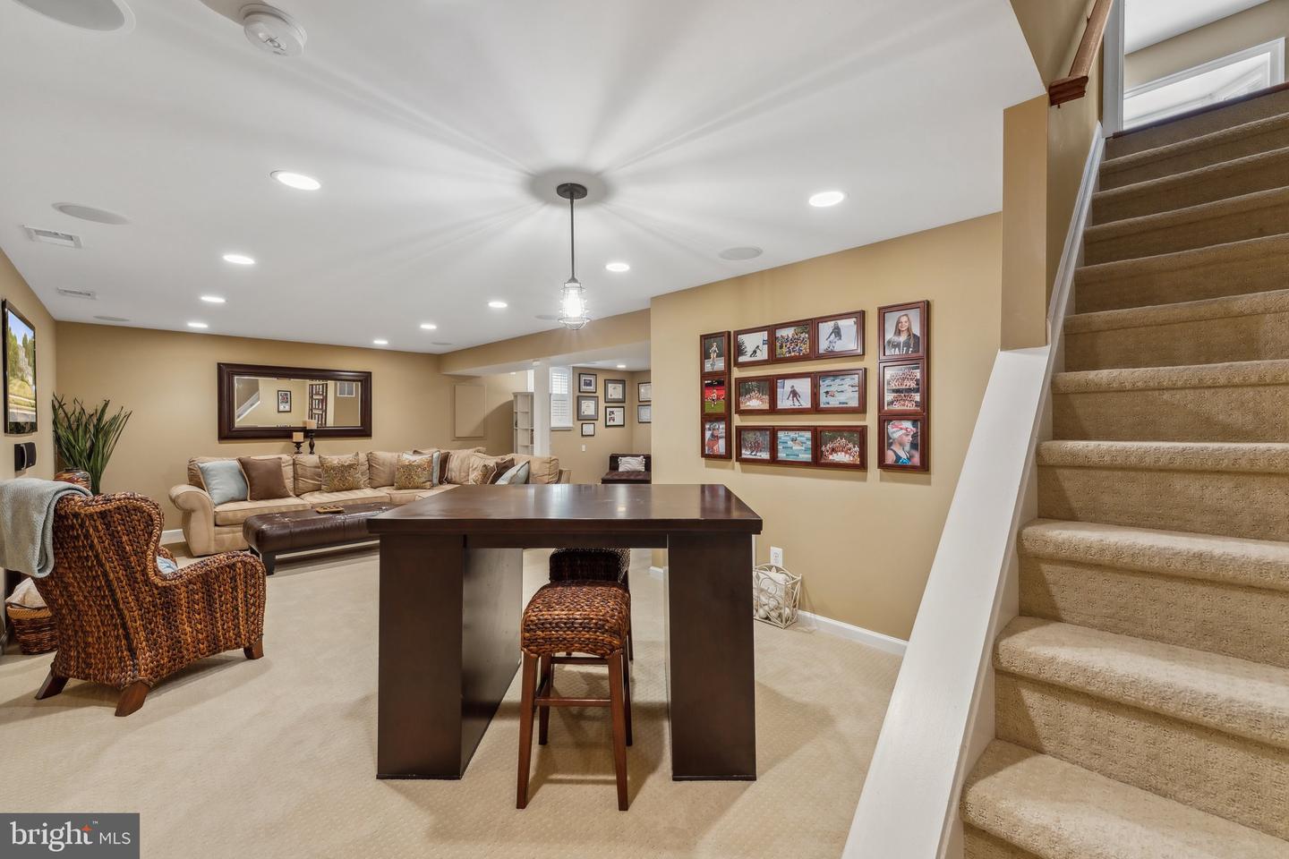 9412 Crosspointe Dr