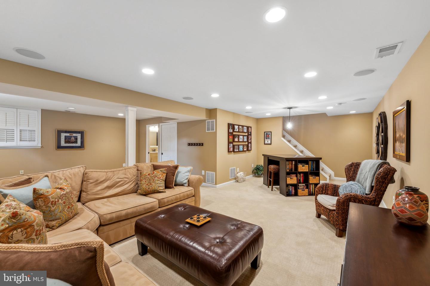9412 Crosspointe Dr