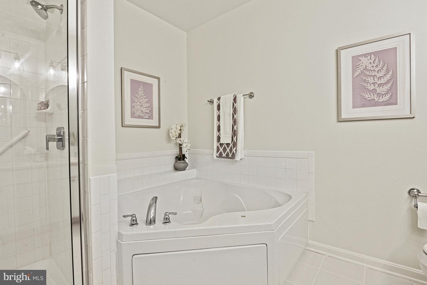 1860 Stratford Park Pl #209