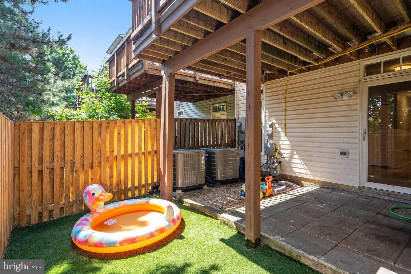 2950 HUNTINGTON GROVE SQ