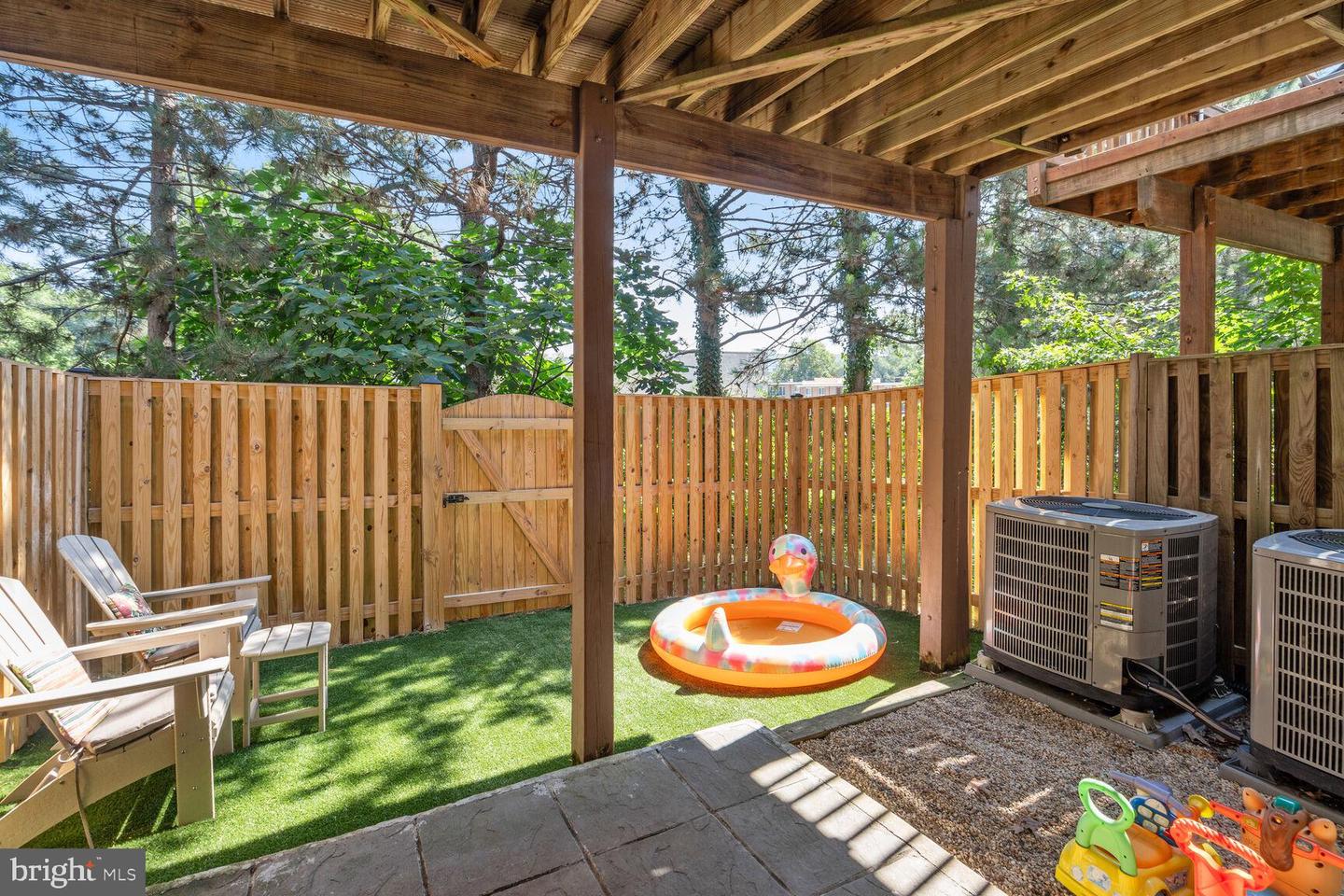 2950 HUNTINGTON GROVE SQ