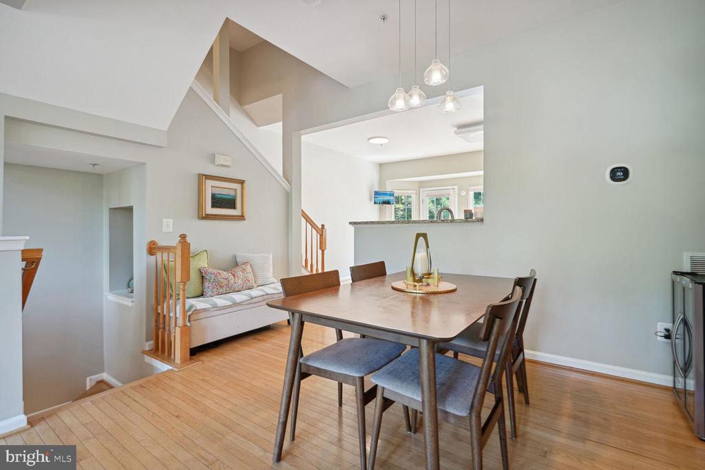 2950 HUNTINGTON GROVE SQ