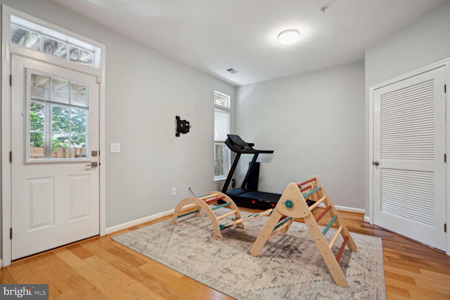 2950 HUNTINGTON GROVE SQ