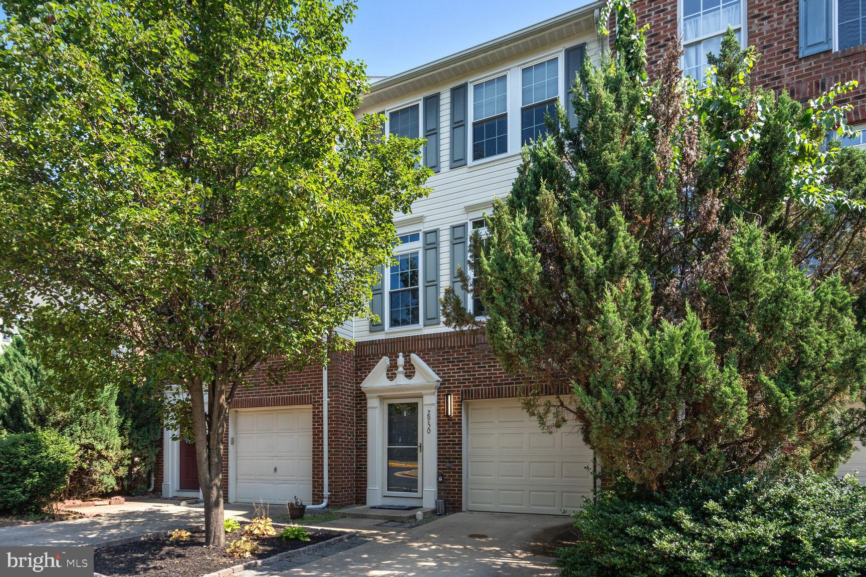 2950 HUNTINGTON GROVE SQ