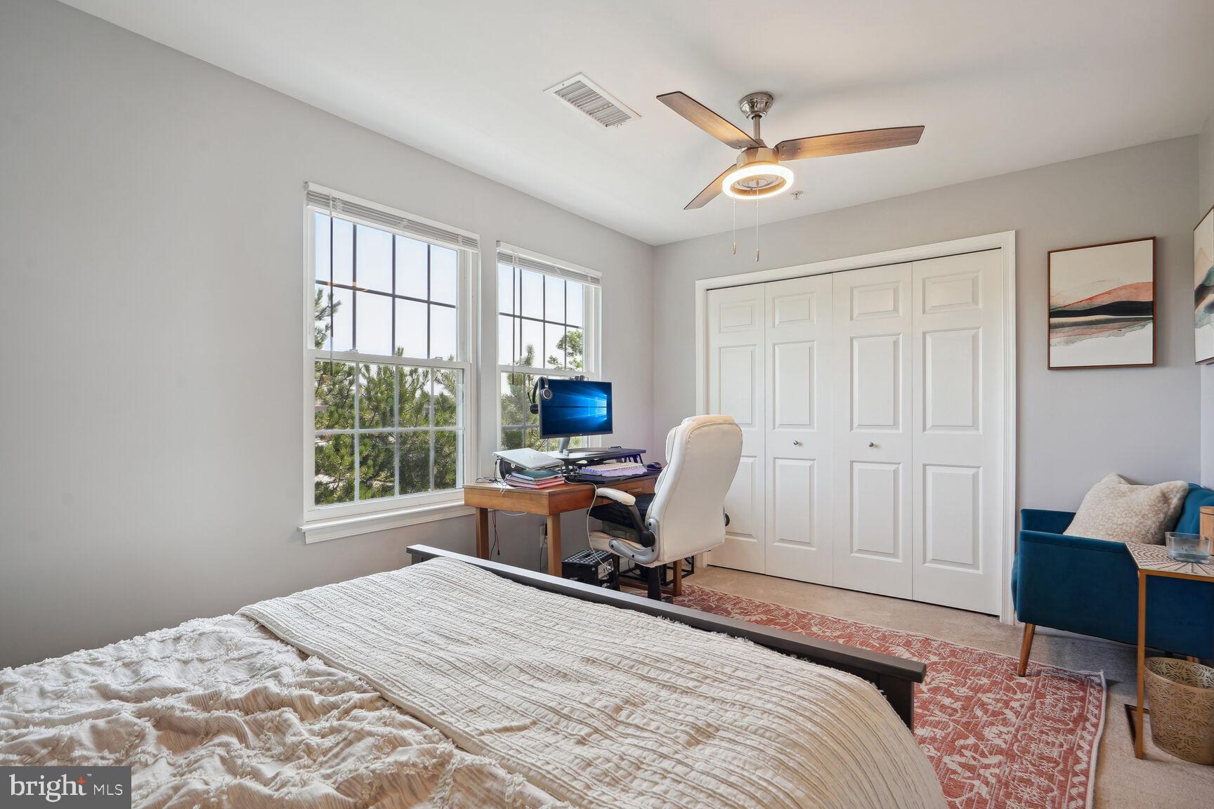 2950 HUNTINGTON GROVE SQ
