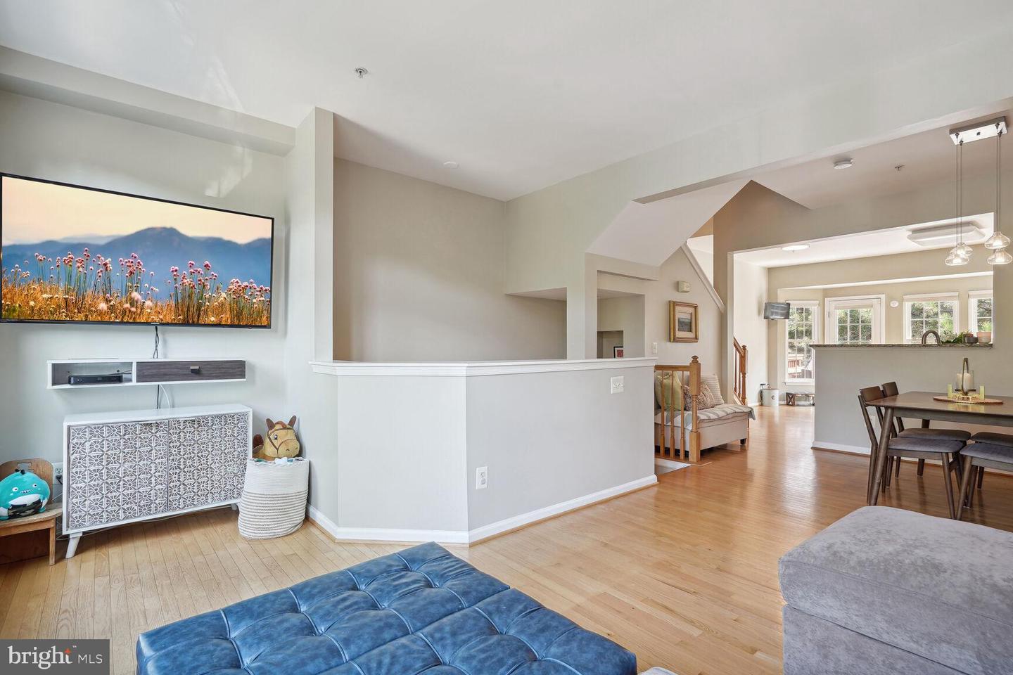 2950 HUNTINGTON GROVE SQ