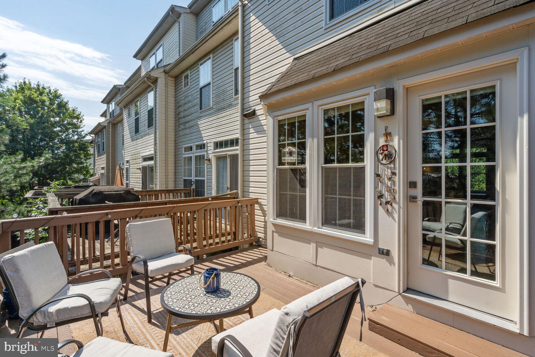 2950 HUNTINGTON GROVE SQ