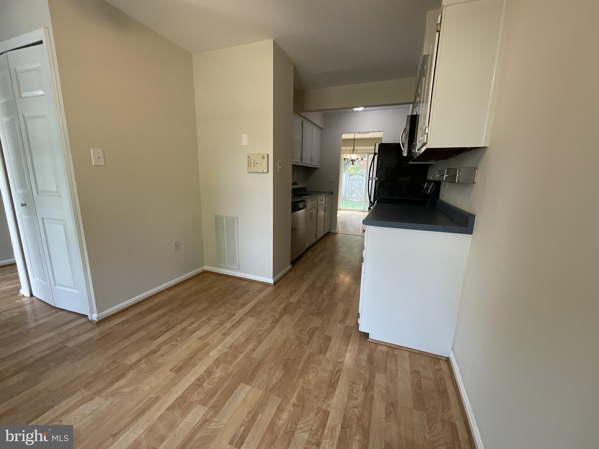 2933 CASHEL LN