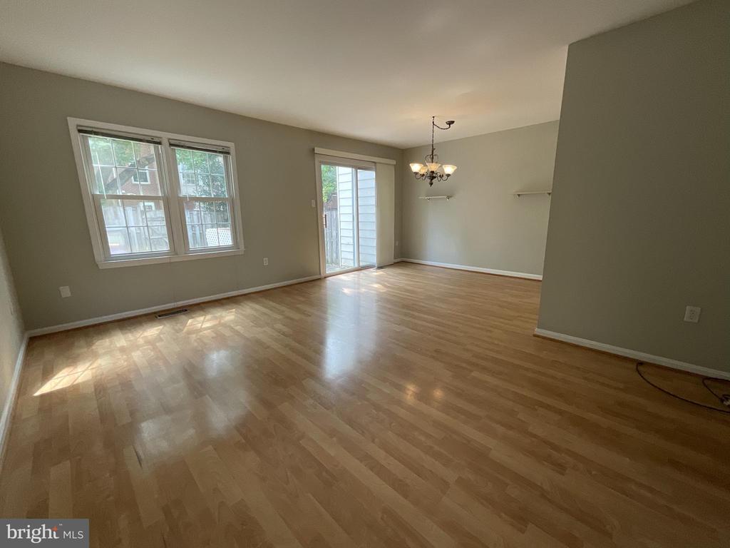 2933 CASHEL LN