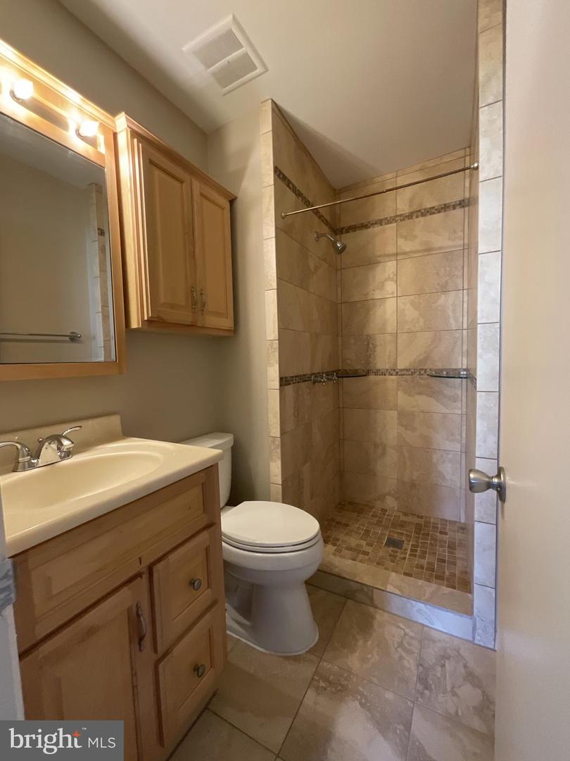 2933 CASHEL LN
