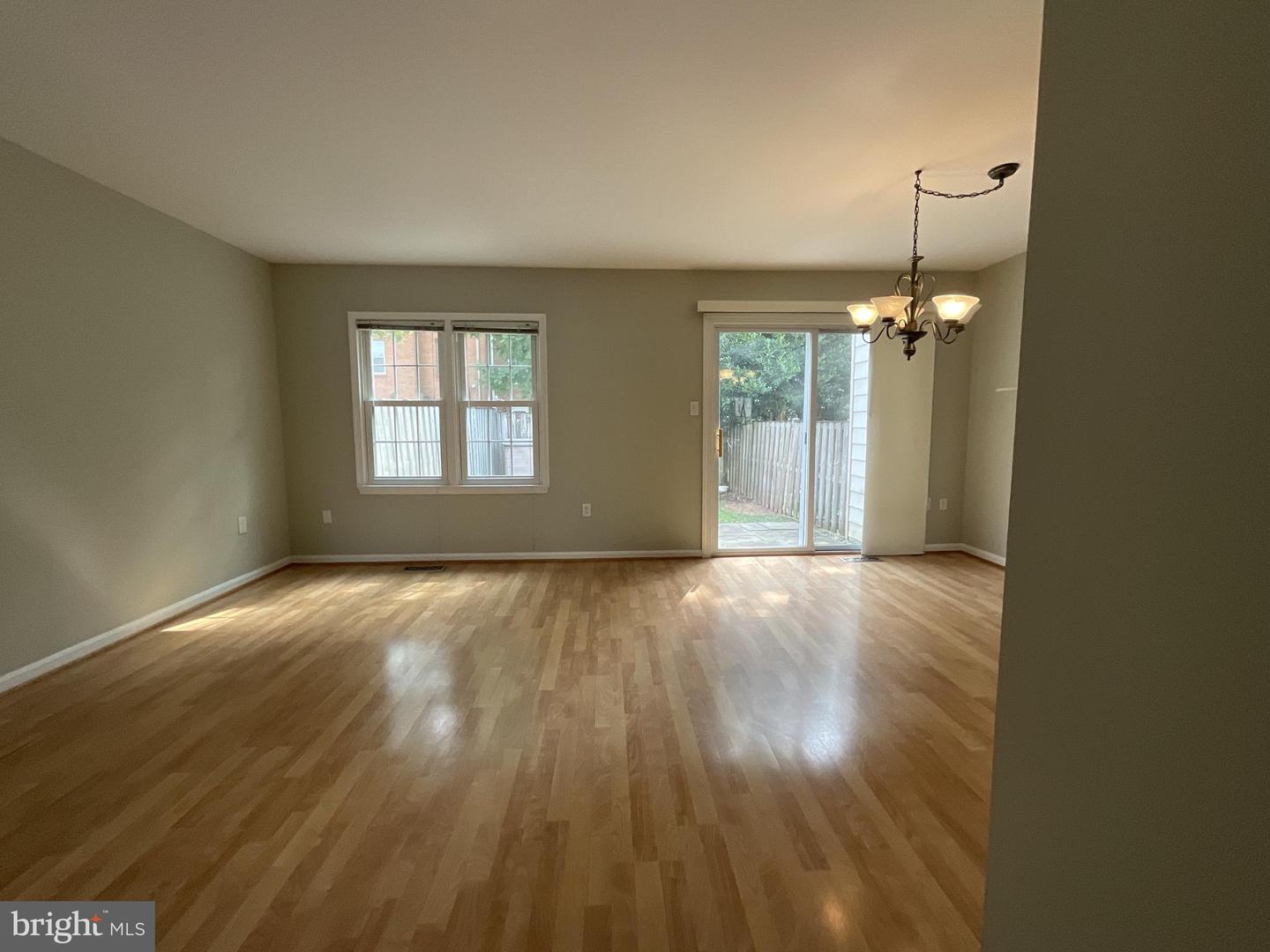 2933 CASHEL LN